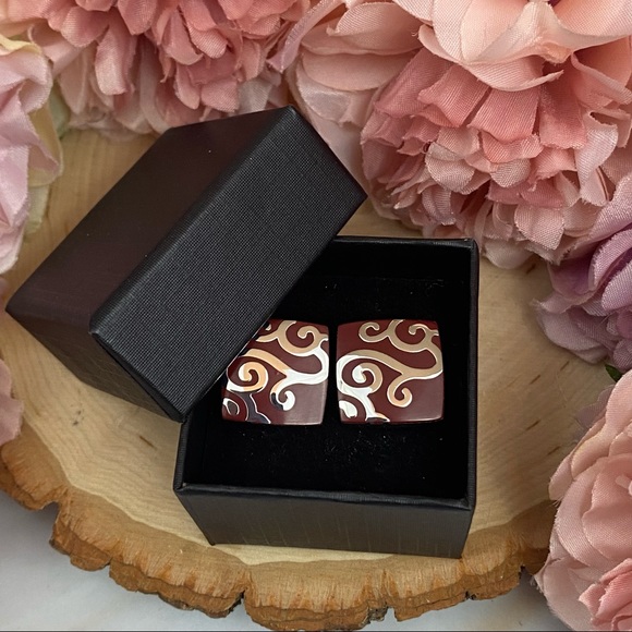 Elegant Coffee and Silver Square Cufflinks - Picture 14 of 16